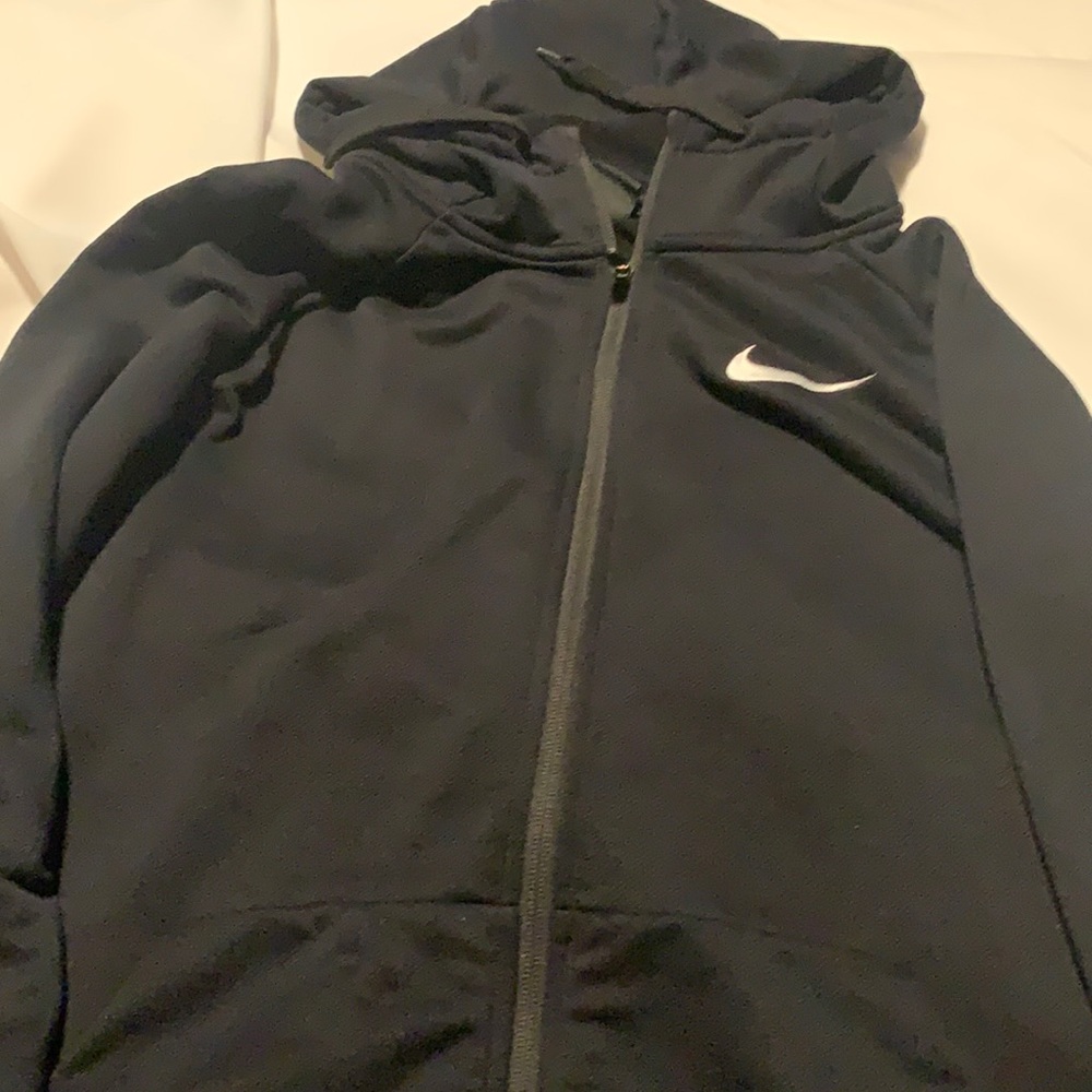 Nike size xl dry fit